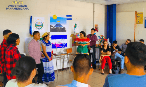 Estudiantes de Ciencias Jurídicas, realizan actividad de cátedra.